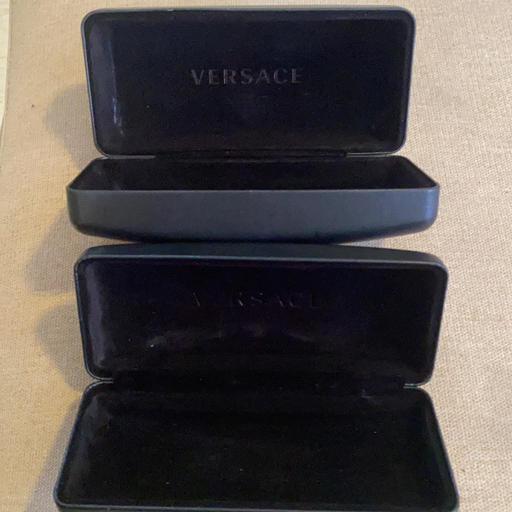 Versace cases - Picture 5 of 7